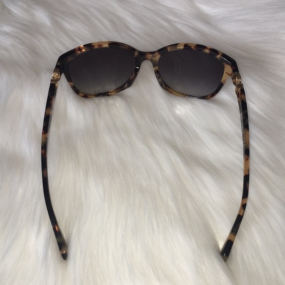 Dolce & Gabbana sunglass - Picture 3 of 5